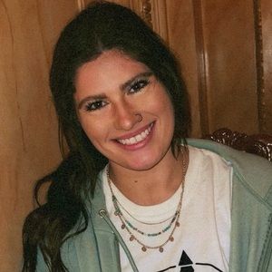 Meet your Posher, Caitlin